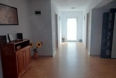 Vand casa in Bran in apropierea partiei de ski cu vedere spre Mtii Piatra Craiului si Bucegi - 7