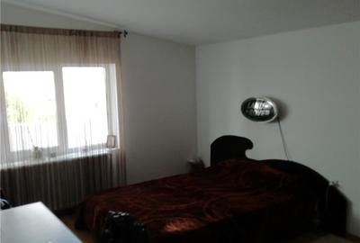 Casă cu 10 camere cu Teren 270 Mp în Ovidiu - 2