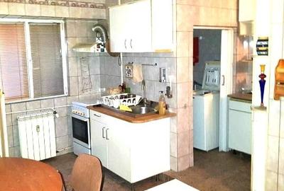APARTAMENT 3/8 BLOC 1991 MONOLIT STRADAL SCOALA 81- METROU FARA AMENAJARI - 3
