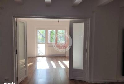 Apartament cu 4 camere decomandat în Cișmigiu