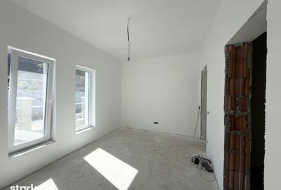 Casă cu 3 camere cu Teren 275 Mp în Sânmihaiu Român - 3