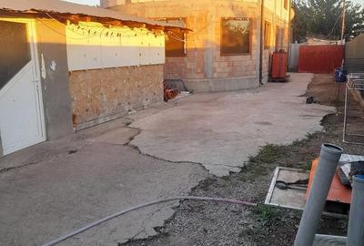 Casă cu Teren 400 Mp în Strejnicu - 2