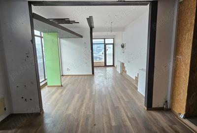 Spațiu comercial, de 50 mp, în Central - 7