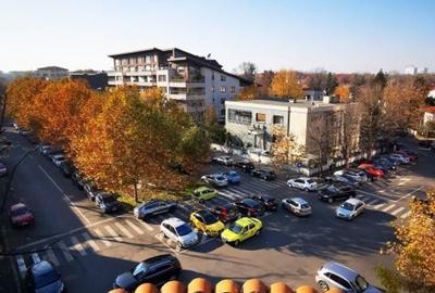 Apartament cu 3 camere semidecomandat în Primăverii