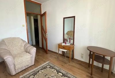 De inchiriat 2 camere in zona centrala, mobilat ?i utilat, 300 euro luna