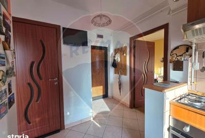 Apartament cu 3 camere semidecomandat în Central - 3