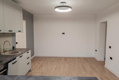 Apartament 2 camere liber la vanzare, recent renovat intrare Tractorul - 2