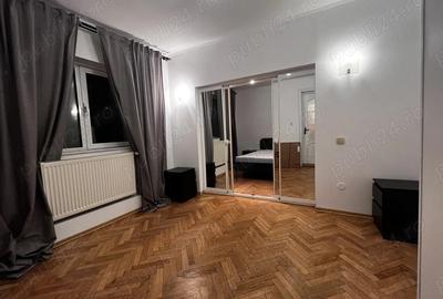Apartament cu 3 camere decomandat în Trivale