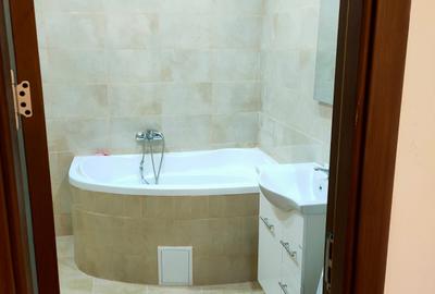 Casă cu 4 camere cu Teren 330 Mp în Km 5 - 8