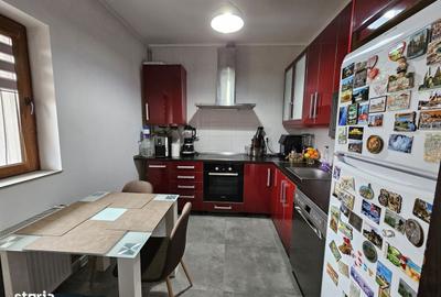 Apartament cu 3 camere decomandat în Cristian - 3