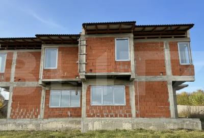 Casă cu 5 camere cu Teren 250 Mp în Dealuri Oradea