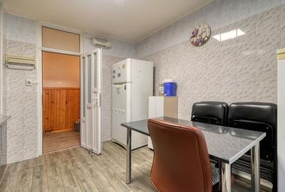 Piata Progresul- Apartament 4 camere + boxa si parcare - Comision 0% - 11