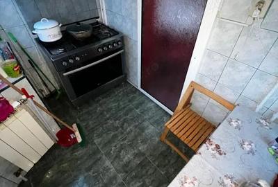 Apartament cu 3 camere decomandat în Central - 1