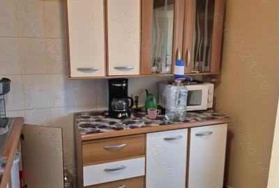 Apartament cu trei camere, zona Bradet, disponibil - 11
