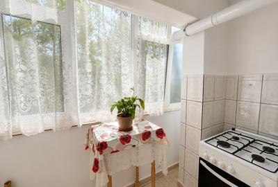 Apartament cu 3 camere semidecomandat în Inel I - 10