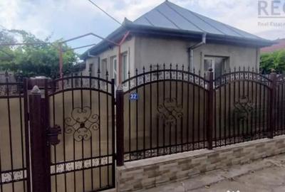 Casă cu 4 camere cu Teren 1800 Mp în Smeeni - 13