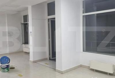 Spațiu comercial, de 72 mp, în Policlinica - 6