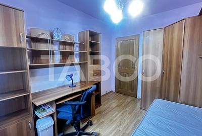 Apartament cu 4 camere decomandat, mobilat în Vasile Aaron - 3