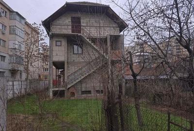 Vand imobil in Deva compusa din 2 corpuri de cladire, zona centrala, suprafata totala de teren 804 m Vand imobil in Deva compusa din 2 corpuri de cladire, zona centrala, suprafata totala de teren 804 m - 9