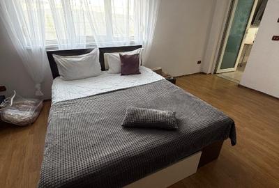 Apartament cu 3 camere nedecomandat, mobilat în Zăvoi - 3