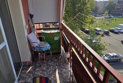 Apartament cu 4 camere decomandat în Micro 16 - 1