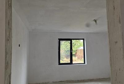 Casă cu 3 camere cu Teren 2000 Mp în Glodeanu-Siliștea