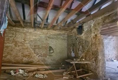 Casă cu 3 camere cu Teren 562 Mp în Central - 9