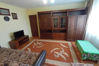 Apartament cu 2 camere nedecomandat, mobilat în Central