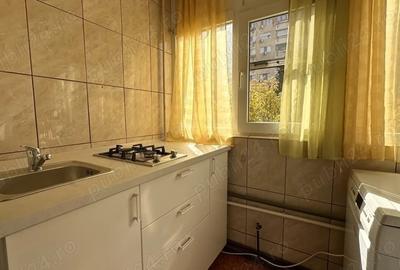 Apartament cu 3 camere semidecomandat în Central - 1