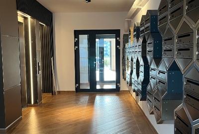 Apartament cu 3 camere decomandat în Tractorul - 9