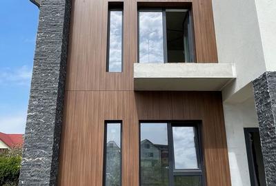 Casă cu 5 camere cu Teren 330 Mp în Central - 1