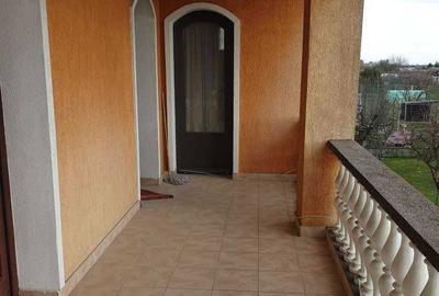 Casă cu 4 camere decomandat în Central - 5