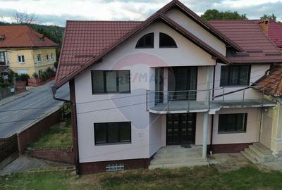 Casa de vanzare in Campulung la pret de apartament. - 3