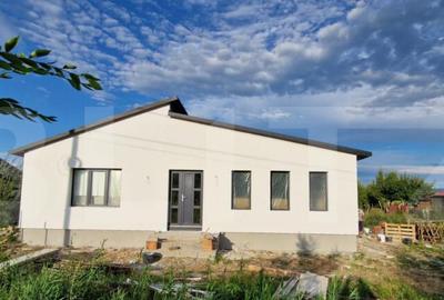 Casă cu 3 camere cu Teren 1000 Mp în Central