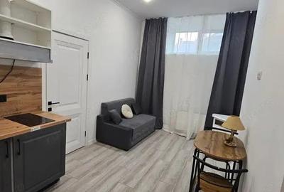 Garsoniera complet mobilata situata la 5 minute de mers pe jos de Colegiul National 'Mihai Eminescu' - 1