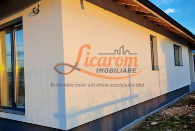Casă individuală cu 4 camere cu Canalizare în Cristian - 3