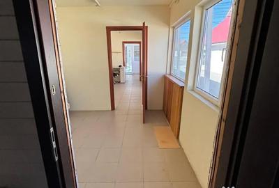 Apartament cu 3 camere semidecomandat în Central - 2