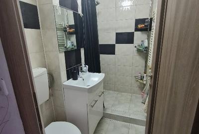 Apartament cu 2 camere semidecomandat, mobilat în Micro III - 6