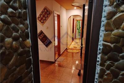 Apartament cu 3 camere decomandat în Unirii Sud - 2