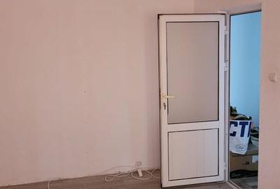 Apartament cu 3 camere decomandat în Tineretului - 1