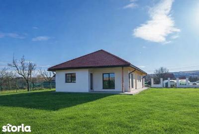 Casă cu 4 camere cu Teren 750 Mp în Jucu