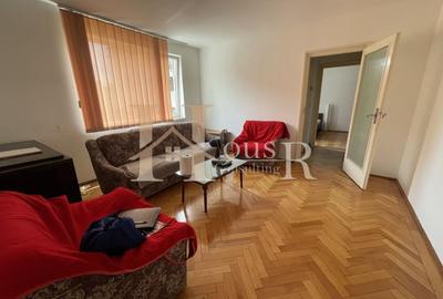 Apartament cu 3 camere semidecomandat, mobilat în Central