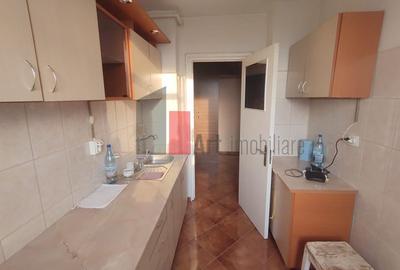 Apartament cu 3 camere semidecomandat în Alexandru Obregia - 2
