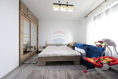 Casa / Vila cu 6 camere de vanzare P+M, varianta Margineni-Hemeius - 9