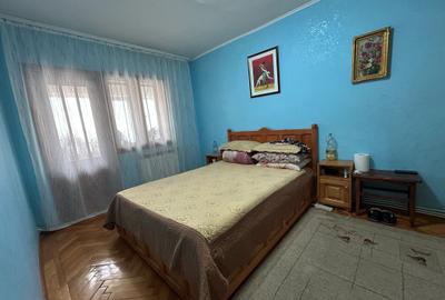 Apartament 3 camere Zona Quatro - Panduri etaj 4/4 -70 mp