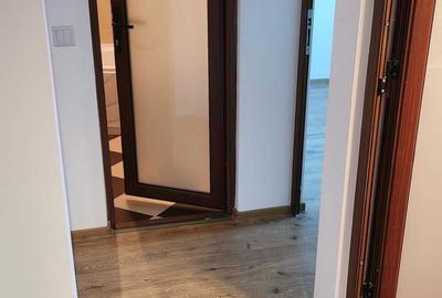 Apartament cu 3 camere decomandat în Oltenița - 9