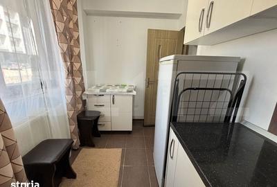 Garsonieră decomandată, mobilată în Valea Adâncă