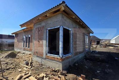 Casă cu 3 camere cu Teren 500 Mp în Unirea - 16