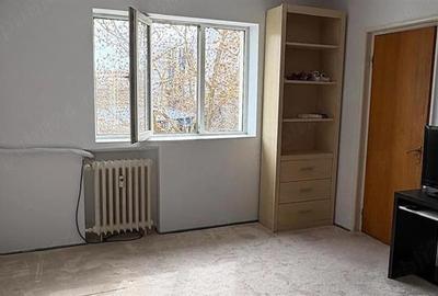 Garsonieră semidecomandată în Tei - 1