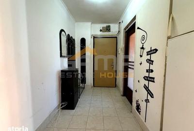Apartament cu 3 camere semidecomandat în Central - 1